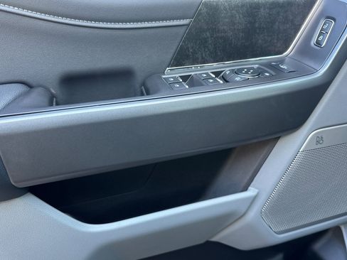 New 2025 Ford F250 XLT w/ Black Appearance Package image 10