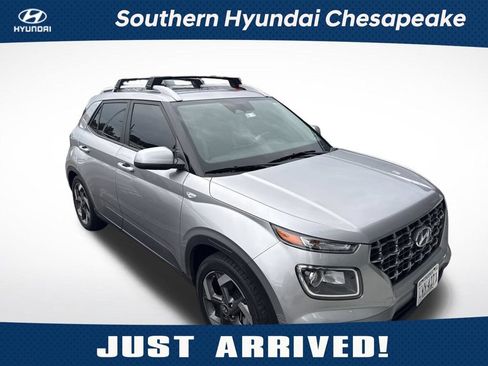Used 2023 Hyundai Venue SEL FWD image 1