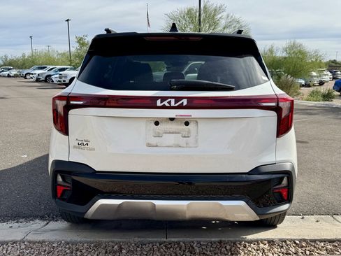 Certified 2024 Kia Seltos S image 4