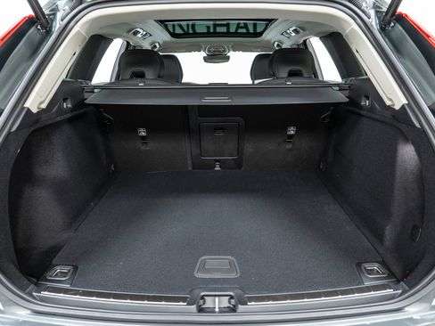 New 2026 Volvo XC60 B5 Plus w/ Climate Package image 10