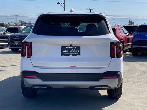 New 2026 Kia Sorento LX FWD image 4