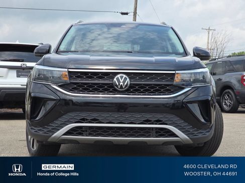 Used 2024 Volkswagen Taos SE FWD image 12