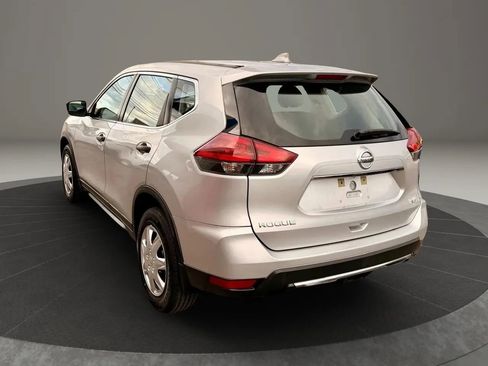 Used 2018 Nissan Rogue S image 6