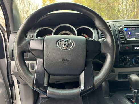 Used 2013 Toyota Tacoma 2WD Regular Cab image 14