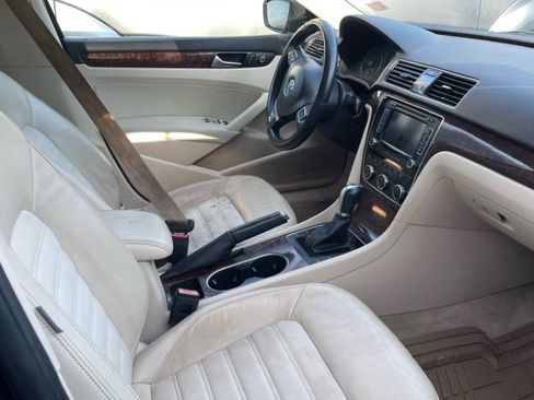 Used 2013 Volkswagen Passat TDI SEL Premium FWD image 6