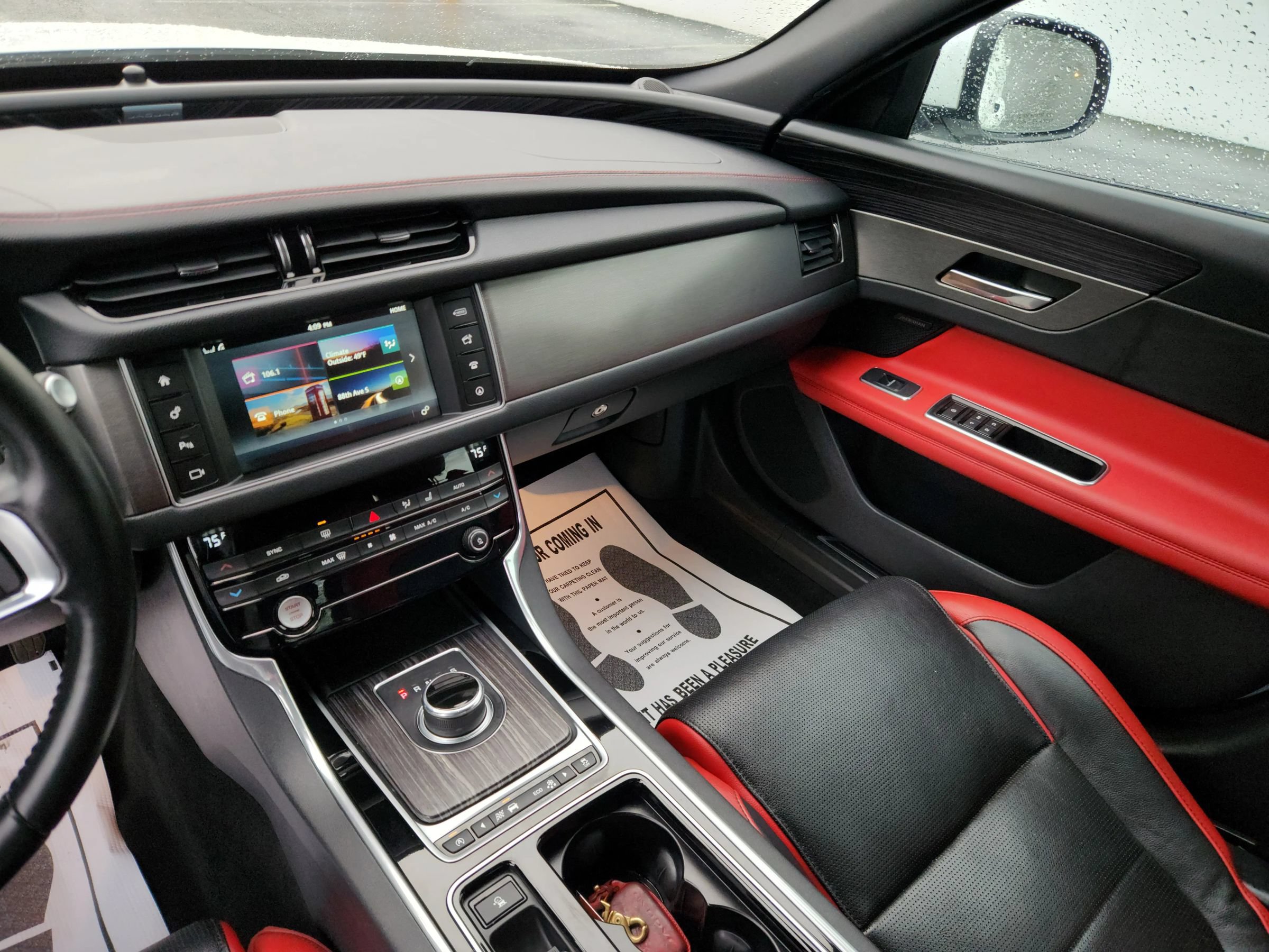 Used 2017 Jaguar XF S RWD image 11