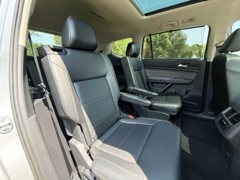 Used 2022 Volkswagen Atlas SE w/ Panoramic Sunroof Package AWD/4WD image 18