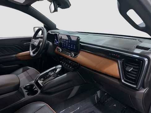 Used 2024 GMC Canyon AT4 w/ Technology Package AWD/4WD image 30