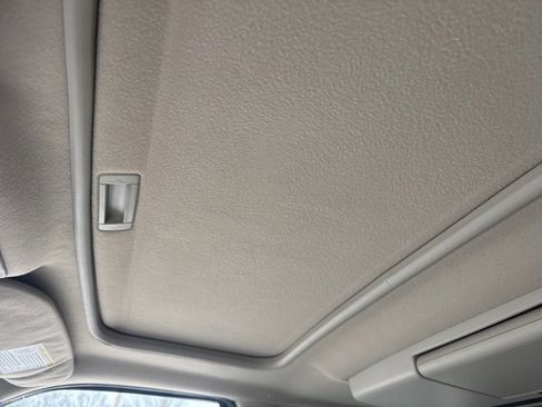 Used 2010 Ford Expedition Limited image 27