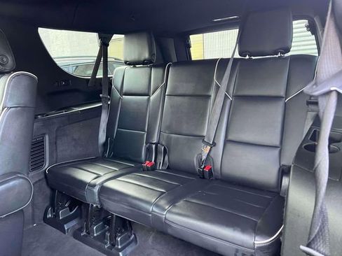 Used 2023 Cadillac Escalade ESV Sport w/ Touring Package image 15