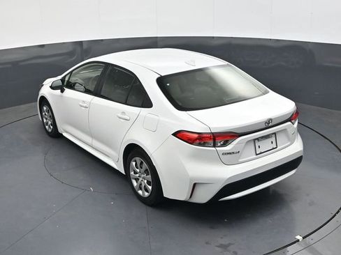 Used 2021 Toyota Corolla LE image 23