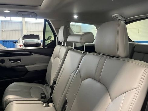 Used 2024 Honda Pilot Touring image 19
