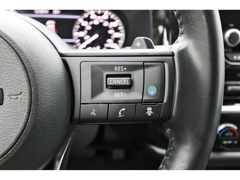 Used 2025 Nissan Pathfinder SV image 15