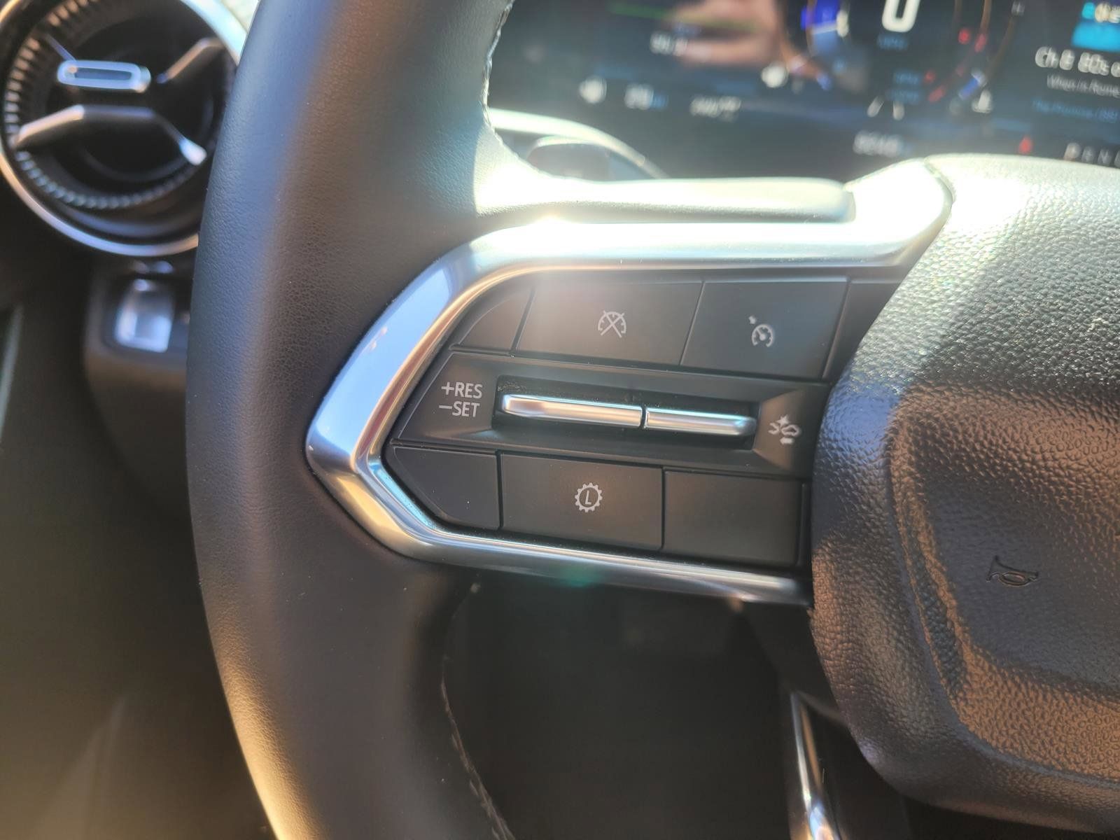 Used 2026 Chevrolet Equinox LT AWD/4WD image 26