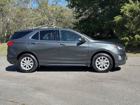 Used 2019 Chevrolet Equinox LT w/ Driver Convenience Package FWD image 6