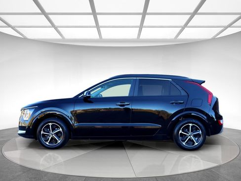 Used 2023 Kia Niro SX image 5