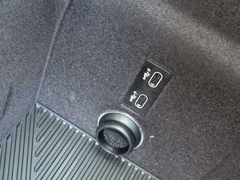 Used 2026 BMW i7 xDrive60 w/ M Sport Package RWD image 34