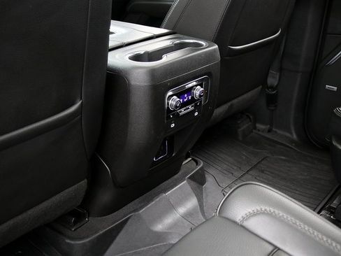 Used 2023 GMC Yukon XL Denali image 14