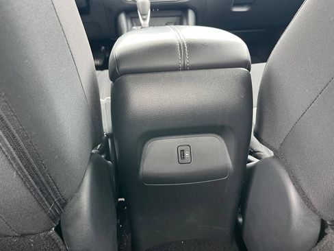 Used 2025 Nissan Sentra SV FWD image 22
