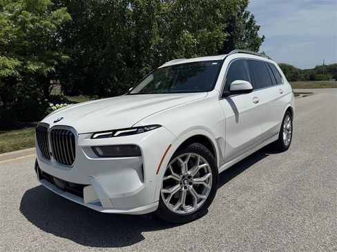 Used 2023 BMW X7 xDrive40i w/ Premium Package AWD/4WD image 1