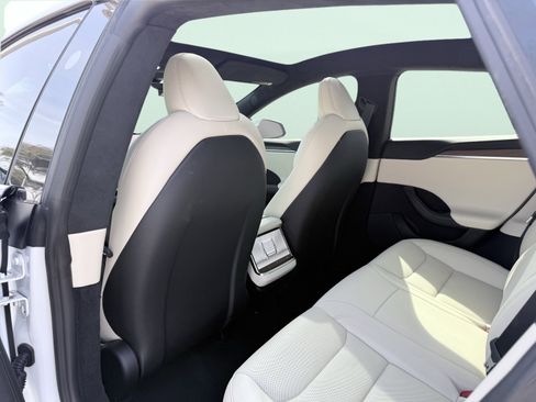Used 2025 Tesla Model S image 35