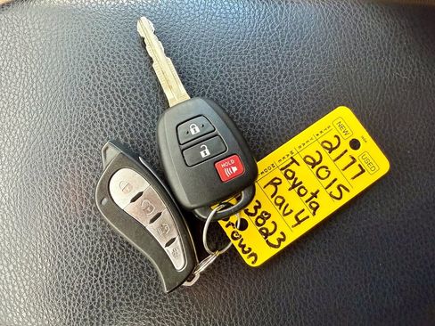 Used 2015 Toyota RAV4 XLE AWD/4WD image 32