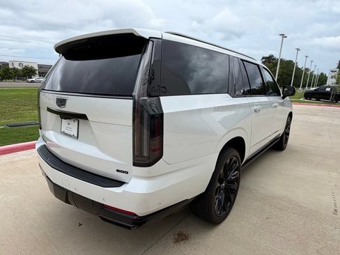 Used 2025 Cadillac Escalade ESV Sport Platinum w/ LPO, ONYX Package AWD/4WD image 5