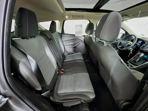 Used 2016 Ford Escape SE w/ Equipment Group 201A FWD image 40
