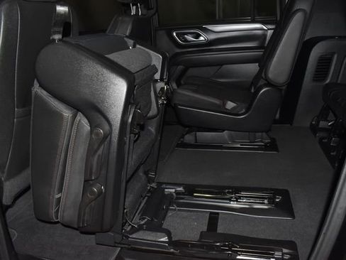 Used 2024 Chevrolet Suburban RST image 35