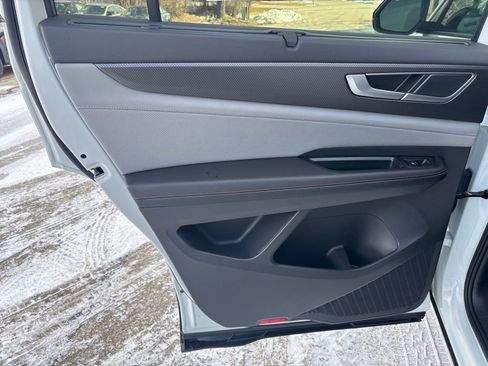 New 2026 Volkswagen Atlas Peak Edition image 13