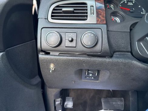 Used 2012 GMC Sierra 2500 Denali w/ Suspension Package, Off-Road image 29