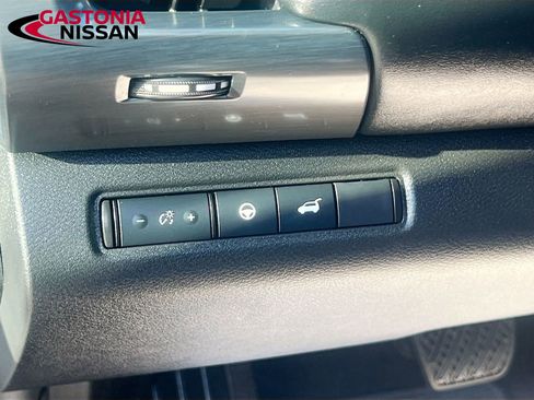 Used 2024 Nissan Pathfinder SL w/ Cargo Package image 13