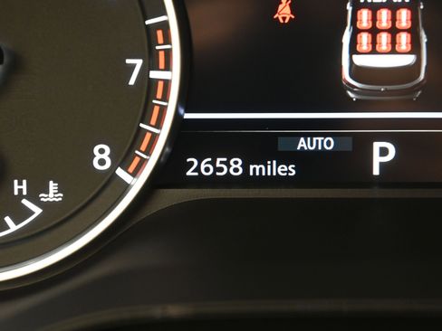 Used 2025 Nissan Pathfinder SL image 16