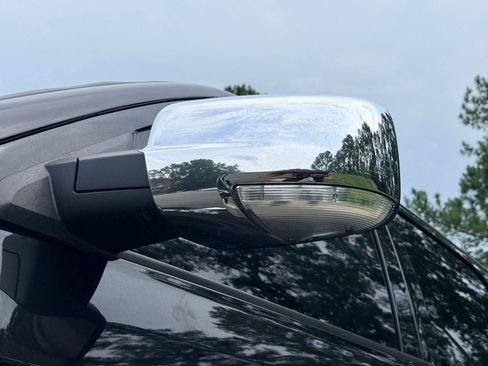 Used 2018 RAM 1500 Laramie w/ Convenience Group AWD/4WD image 15
