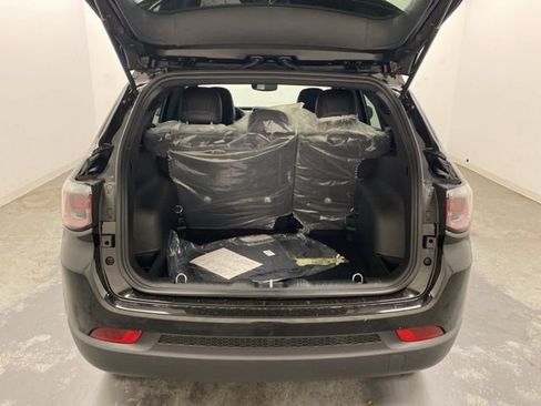 Used 2026 Jeep Compass Latitude image 25