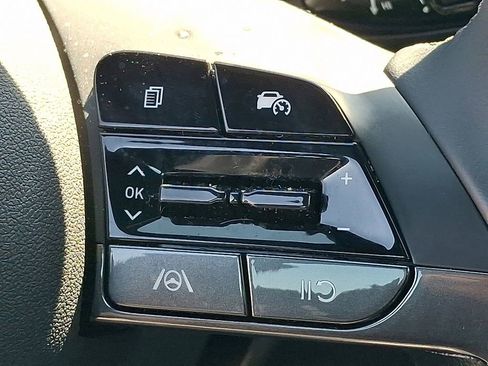 Used 2025 Hyundai Elantra Sport w/ Cargo Package image 22