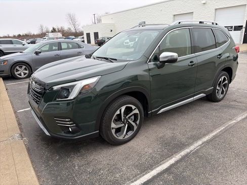 Used 2023 Subaru Forester Touring image 2