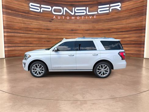 Used 2019 Ford Expedition Platinum AWD/4WD image 2