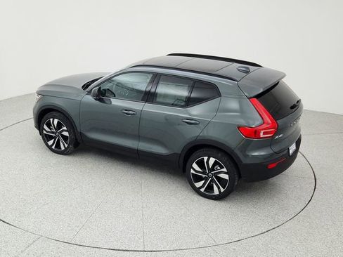 New 2026 Volvo XC40 B4 Plus w/ Climate Package image 16