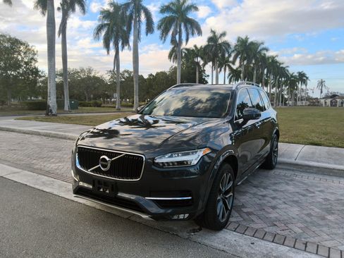 Used 2016 Volvo XC90 T6 Momentum image 2