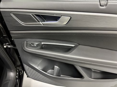 New 2026 Volkswagen Atlas Cross Sport SE image 14