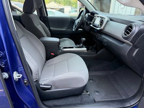 Used 2023 Toyota Tacoma SR5 AWD/4WD image 23