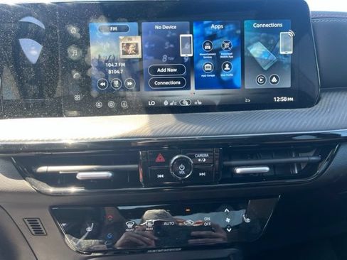 Certified 2026 Nissan Kicks SR w/ SR Premium Package AWD/4WD image 24