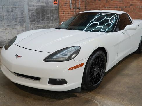Used 2007 Chevrolet Corvette Coupe w/ Preferred Equipment Group RWD image 21
