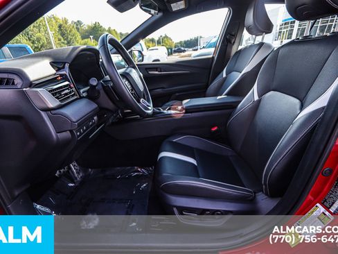 Used 2025 Toyota Camry SE image 22