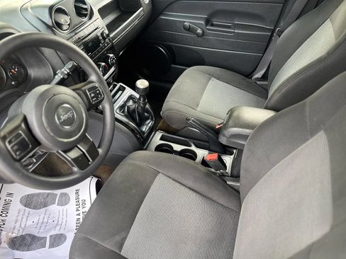 Used 2017 Jeep Patriot Sport image 5