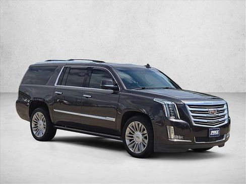 Used 2018 Cadillac Escalade ESV Platinum RWD image 3