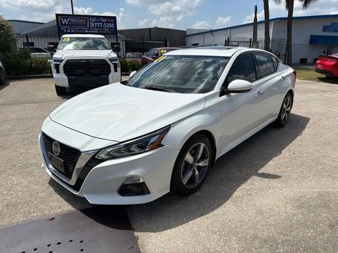 Used 2021 Nissan Altima 2.5 SL FWD image 2