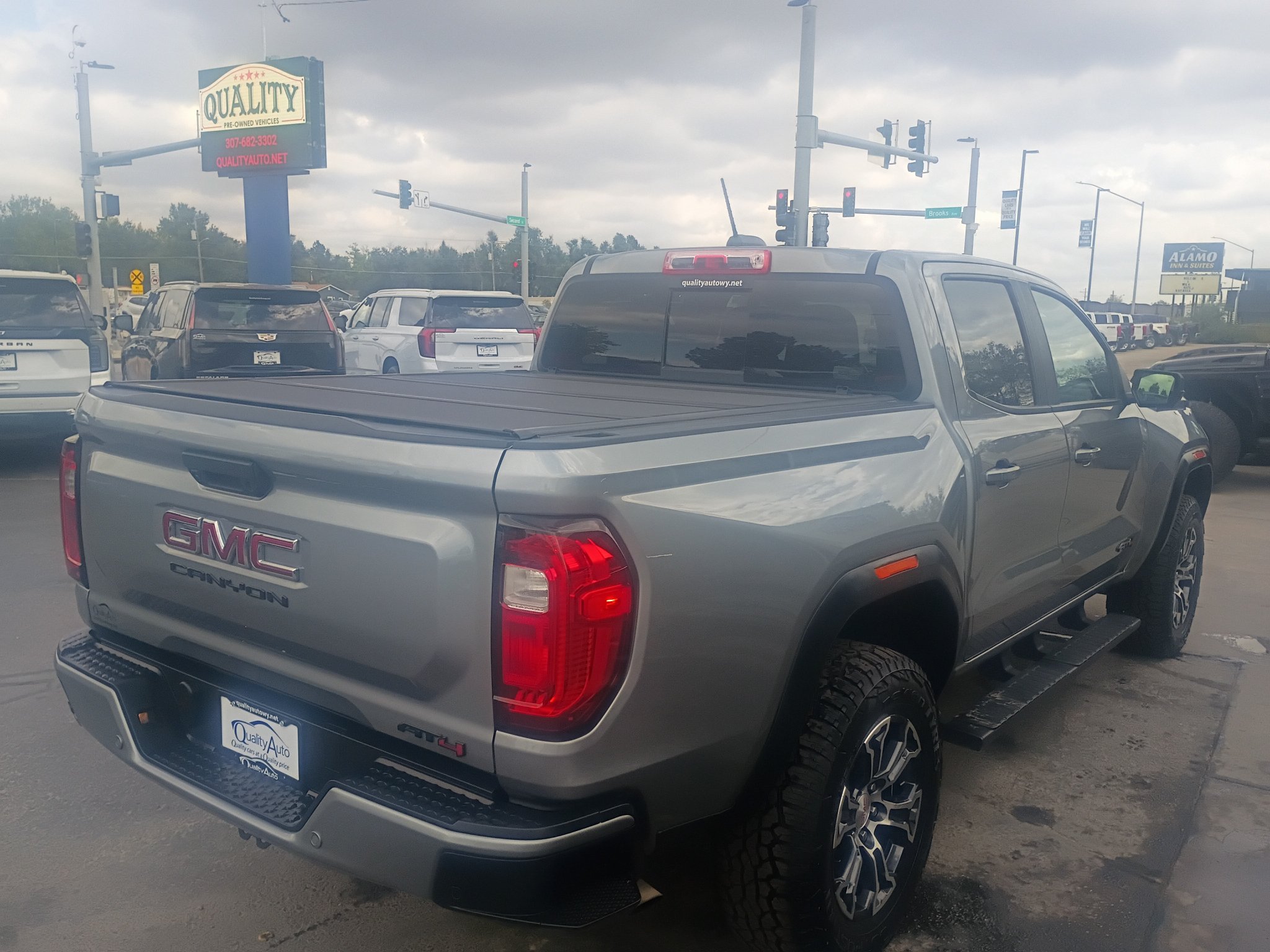Used 2023 GMC Canyon AT4 w/ AT4 Premium Package AWD/4WD image 6