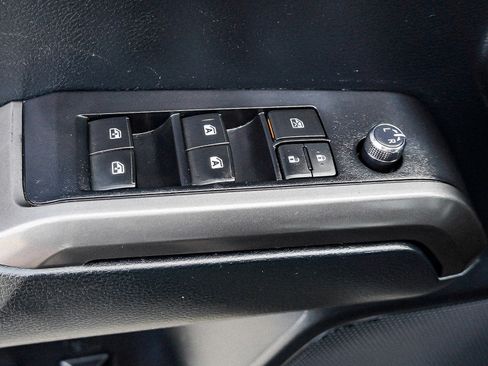 Used 2017 Toyota Tacoma TRD Off-Road w/ Premium & Technology Package image 21